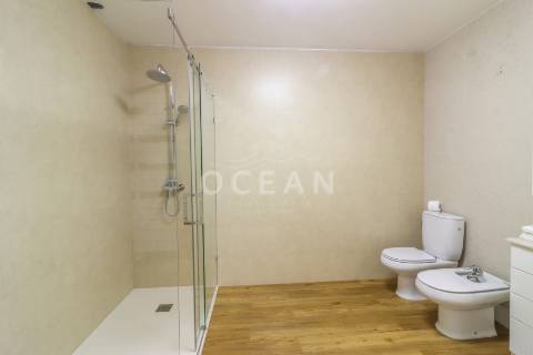 Moradia com piscina Soltroia primeira linha de água