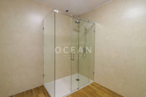 Moradia com piscina Soltroia primeira linha de água