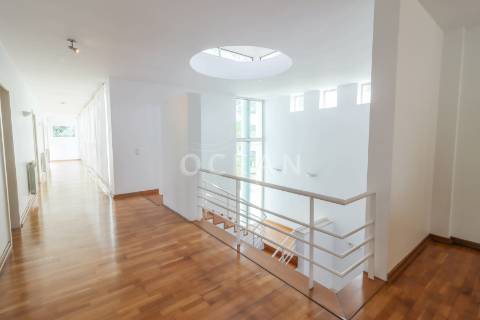 Moradia com piscina Soltroia primeira linha de água