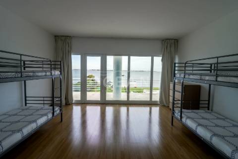 Moradia com piscina Soltroia primeira linha de água