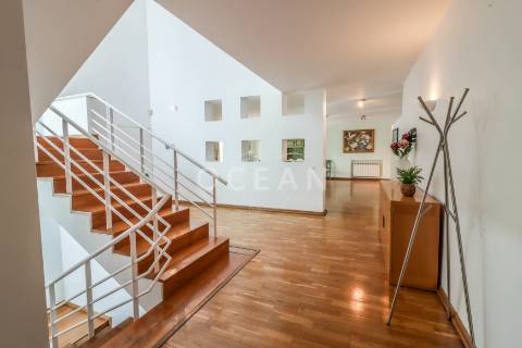 Moradia com piscina Soltroia primeira linha de água