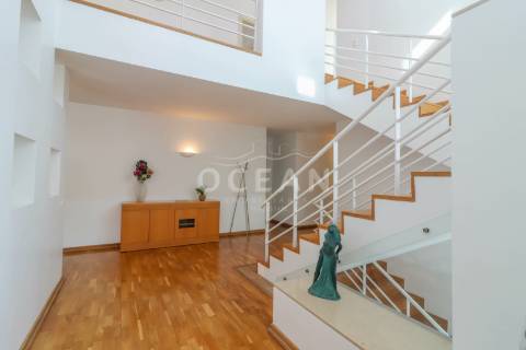 Moradia com piscina Soltroia primeira linha de água