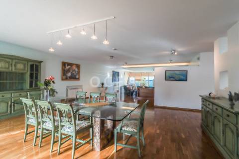 Moradia com piscina Soltroia primeira linha de água