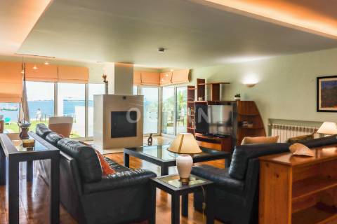 Moradia com piscina Soltroia primeira linha de água