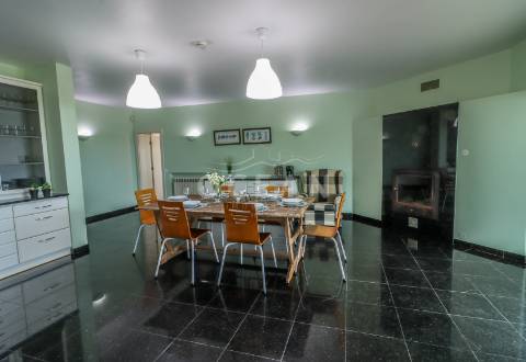 Moradia com piscina Soltroia primeira linha de água