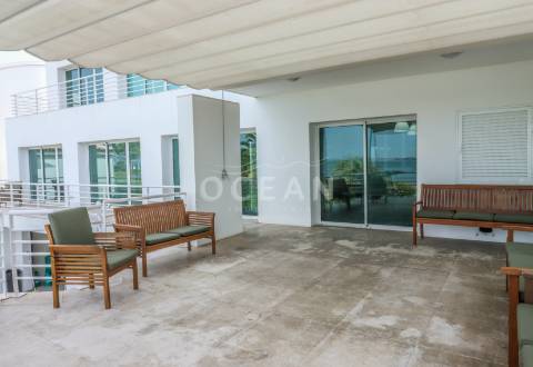 Moradia com piscina Soltroia primeira linha de água