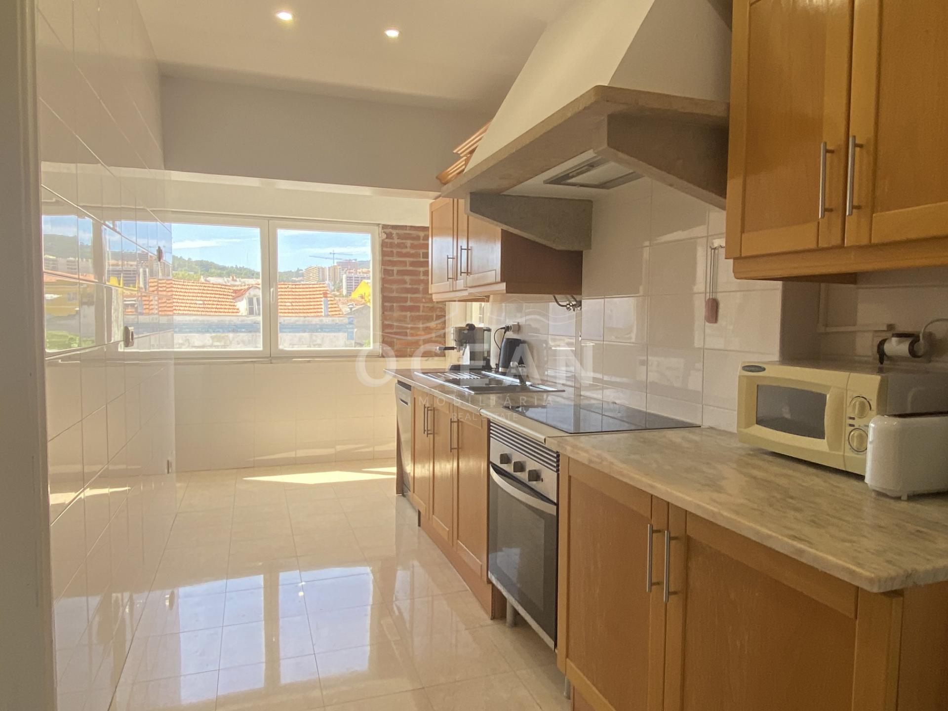 Apartamento T3 com vista rio