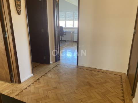 Apartamento T3 com vista rio