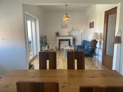 Apartamento T3 com vista rio