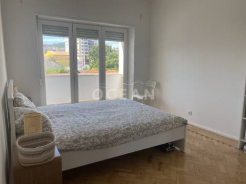 Apartamento T3 com vista rio