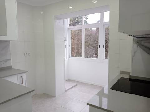 Apartamento T1 - totalmente remodelado, no Jardim Constantino - Arroios