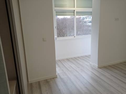 Apartamento T1 - totalmente remodelado, no Jardim Constantino - Arroios
