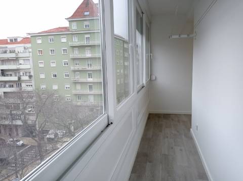 Apartamento T1 - totalmente remodelado, no Jardim Constantino - Arroios