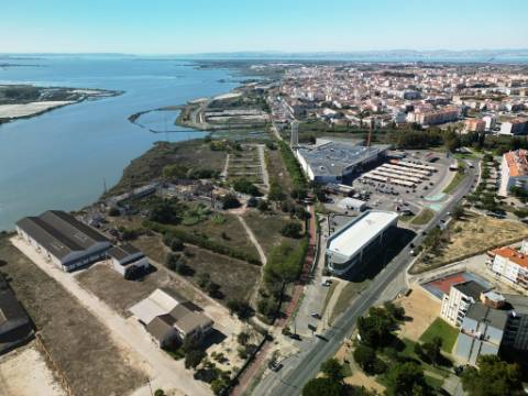Excelente terreno urbano para construção, na marginal Montijo