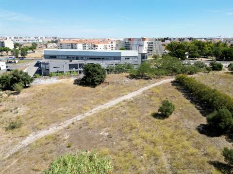 Excelente terreno urbano para construção, na marginal Montijo