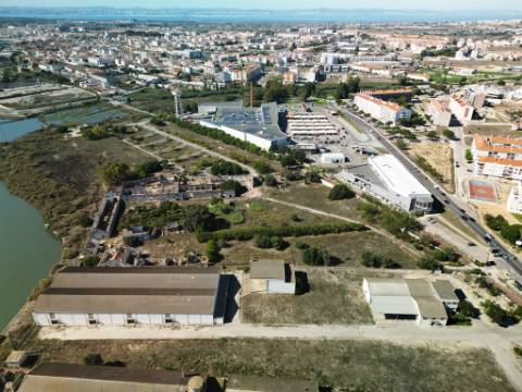 Excelente terreno urbano para construção, na marginal Montijo