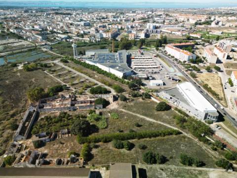 Excelente terreno urbano para construção, na marginal Montijo