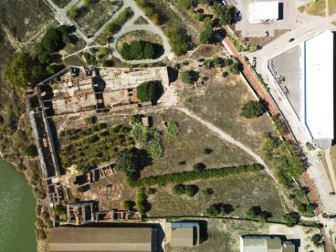 Excelente terreno urbano para construção, na marginal Montijo