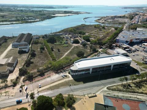 Excelente terreno urbano para construção, na marginal Montijo