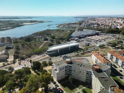 Excelente terreno urbano para construção, na marginal Montijo
