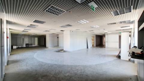 Excelentes lojas no Centro Comercial D'Amora, Amora, Seixal