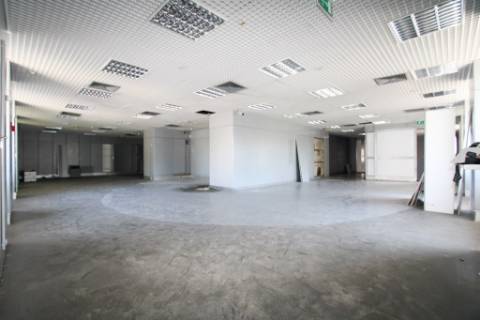 Excelentes lojas no Centro Comercial D'Amora, Amora, Seixal