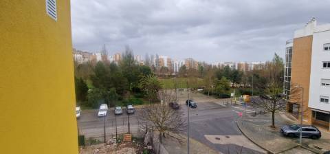 Novos, T3 na Urb. Quinta da Flamenga Oportunidade