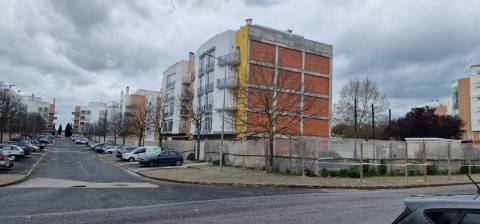 Novos, T3 na Urb. Quinta da Flamenga Oportunidade