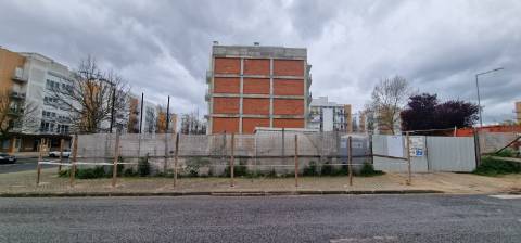 Novos, T3 na Urb. Quinta da Flamenga Oportunidade