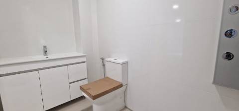 Novos, T3 na Urb. Quinta da Flamenga Oportunidade