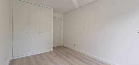 Novos, T3 na Urb. Quinta da Flamenga Oportunidade