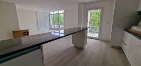 Novos, T3 na Urb. Quinta da Flamenga Oportunidade