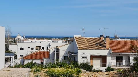 Lote de terreno para construção de prédio, em Tavira