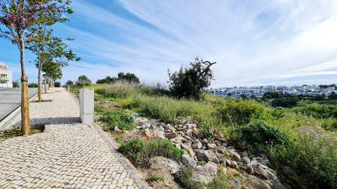 Lote de terreno para construção de prédio, em Tavira