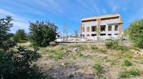 Lote de terreno para construção de prédio, em Tavira