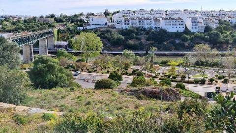 Lote de terreno para construção de prédio, em Tavira