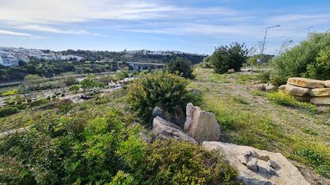 Lote de terreno para construção de prédio, em Tavira