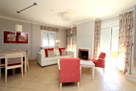 Luxuosas moradias V2 equipadas e mobiladas em Golfe Country Clube, Algarve