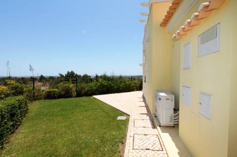 Luxuosas moradias V2 equipadas e mobiladas em Golfe Country Clube, Algarve