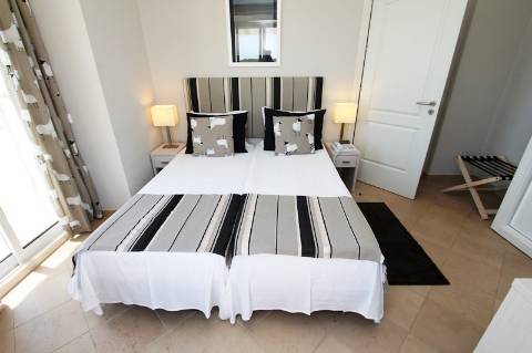 Luxuosas moradias V2 equipadas e mobiladas em Golfe Country Clube, Algarve