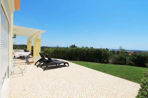 Luxuosas moradias V2 equipadas e mobiladas em Golfe Country Clube, Algarve