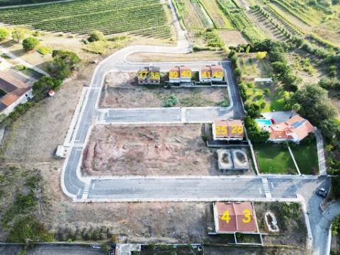 Lotes de terreno para construção de moradias T4, em Valado dos Frades, Nazaré