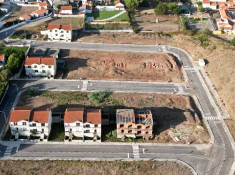 Lotes de terreno para construção de moradias T4, em Valado dos Frades, Nazaré