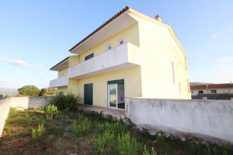 Lotes de terreno para construção de moradias T4, em Valado dos Frades, Nazaré