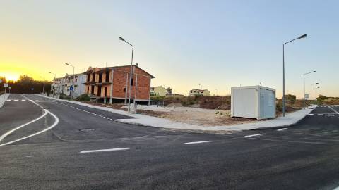 Lotes de terreno para construção de moradias T4, em Valado dos Frades, Nazaré