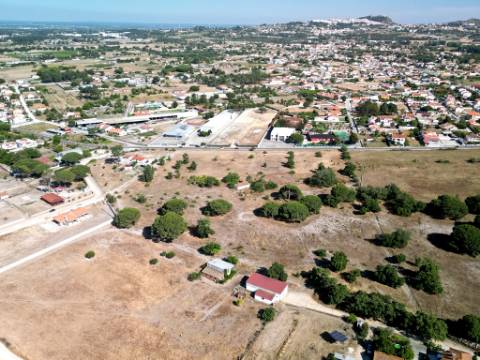 Quinta com 40.000m2 em Olhos de Água, Palmela