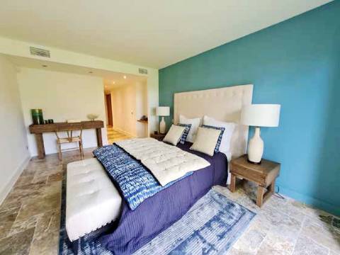 Nova moradia T5 com piscina, condomínio fechado, em Faro