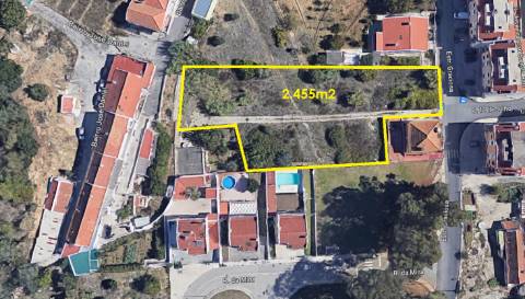 Terreno de 2455m2 com PIP para construção de prédio com 4 apartamentos e piscina, em Sobralinho, Alverca