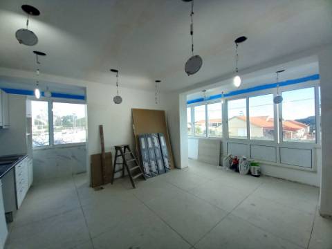 Apartamento T4 - Laranjeiro