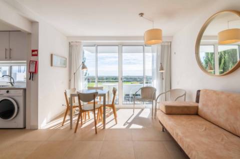 Apartamento de tipologia T1+1, Golden Club Cabanas.